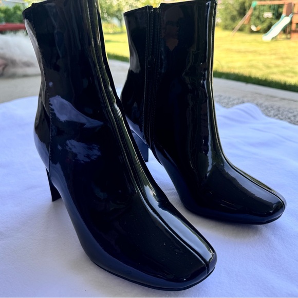 Black heel boots - Picture 1 of 4